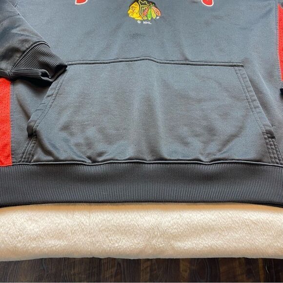 NHL Chicago Blackhawks Black and Red Hoodie Size XL - Picture 9 of 10